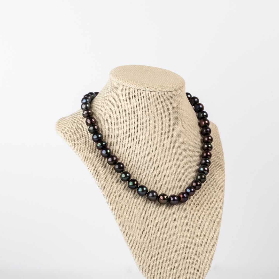 Midnight Elegance: Black Pearl Necklace, 7 mm With Silver Magnetic Clasp
