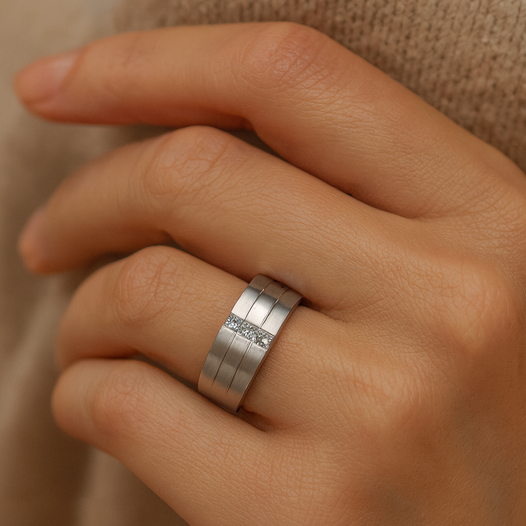 14K White Gold Ring With Natural Diamond Stones