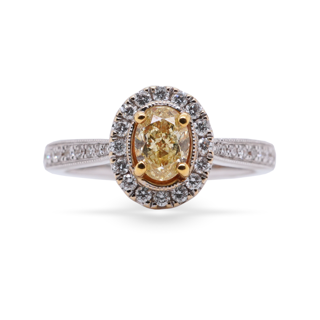 Bague Diamant Jaune Ovale : L'éclat en harmonie