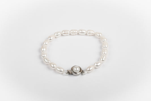 16:Sterling Silver Freshwater Pearl Bracelet