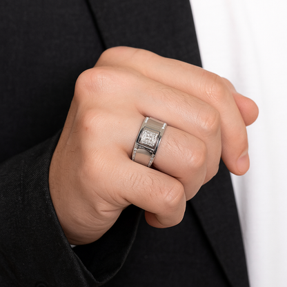 Bague en argent pour homme avec pierres latérales en oxyde de zirconium