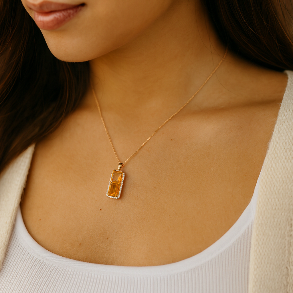 Pendentif en or 14 carats avec 2 pierres de citrine et 40 LBD comme pierres latérales