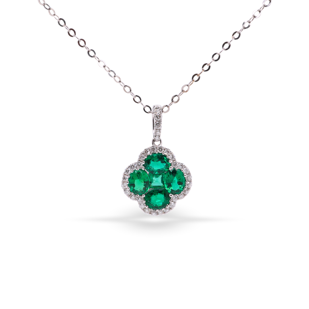 Clover-Shaped White Gold Necklace with Emeralds