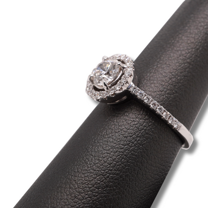 Round shaped Diamond Ring