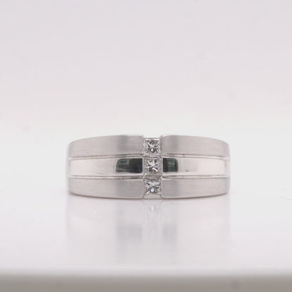 14K White Gold Ring With Natural Diamond Stones